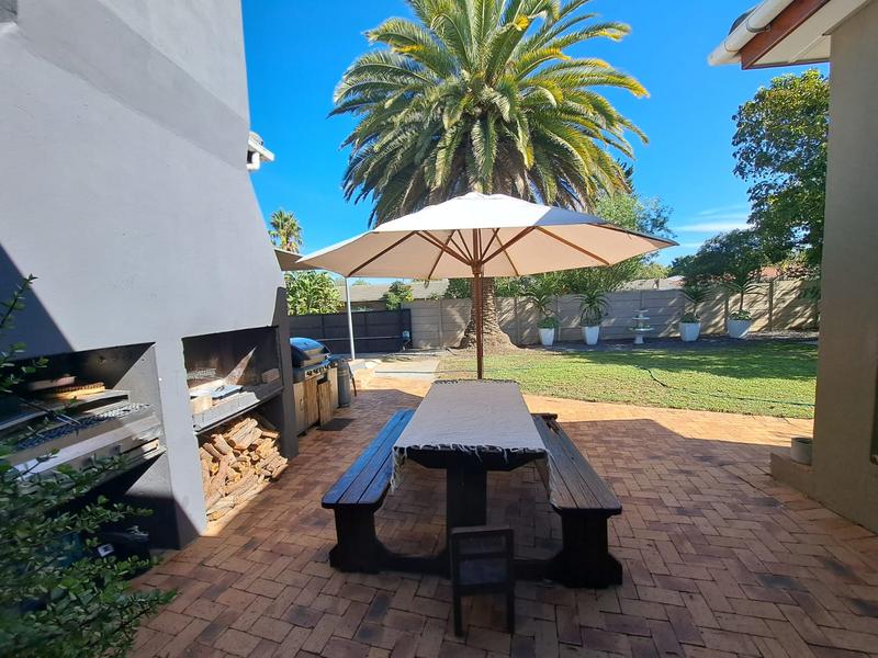 To Let 2 Bedroom Property for Rent in Vredekloof Western Cape